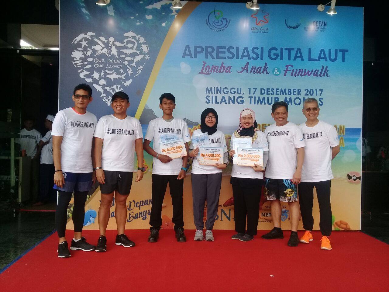 Tria Hikma N being runner up winner in Apresiasi Gita Laut competition (2017)